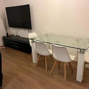 https://comfy-one-bedroom-apartment.cambridgehotelsuk.com